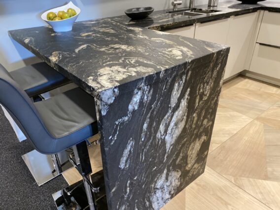 Natuurstenen aanrechtladen voor in de keuken, graniet, marmer, werkblad, keukenblad, aanrechtblad, tuijpshuysch, keukenhuysch, design, amsterdam, volendam, keukenmonteur,